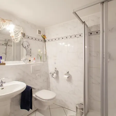Hannover, Hemmingen Messe Nozon Guest house